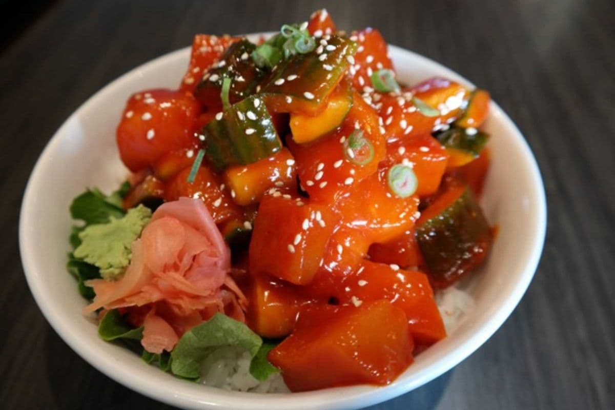 Spicy Tuna or Spicy Salmon Sashimi Don
