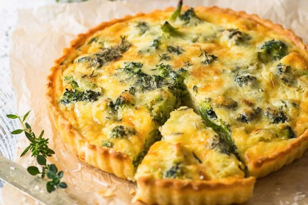 Broccoli and Cheddar Cheese Quiche (5 inch)