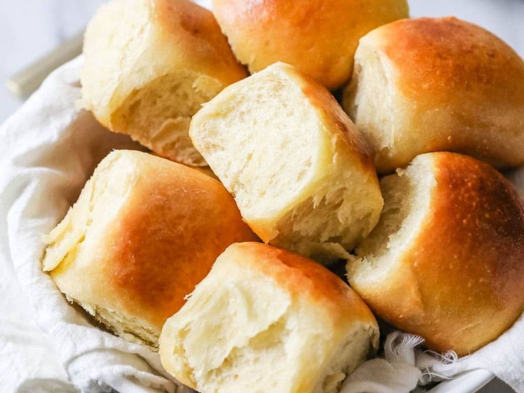 BUNS MASTER DINNER ROLLS 444G