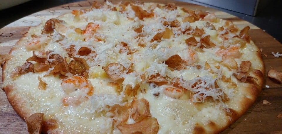 Garlic Snowing Pizza