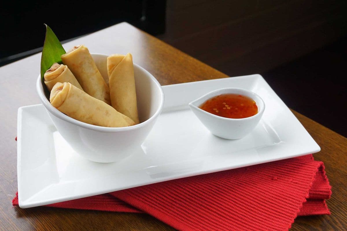 1. Spring Rolls (4 pcs)