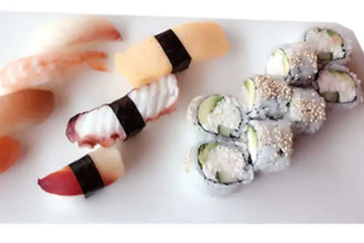 124. Assorted Sushi Combo (15 pcs)