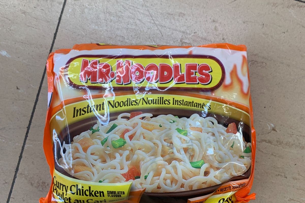 Mr. Noodles Curry Chicken (85 g)
