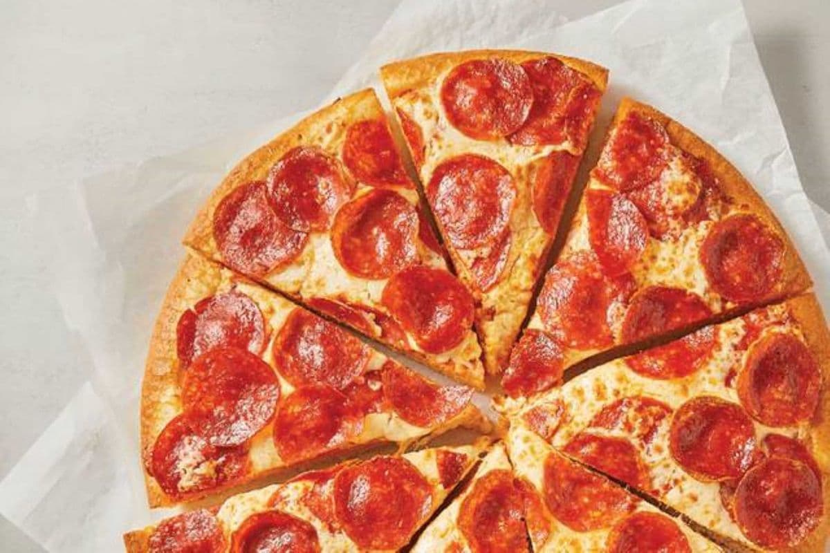 Medium Basic Pizza