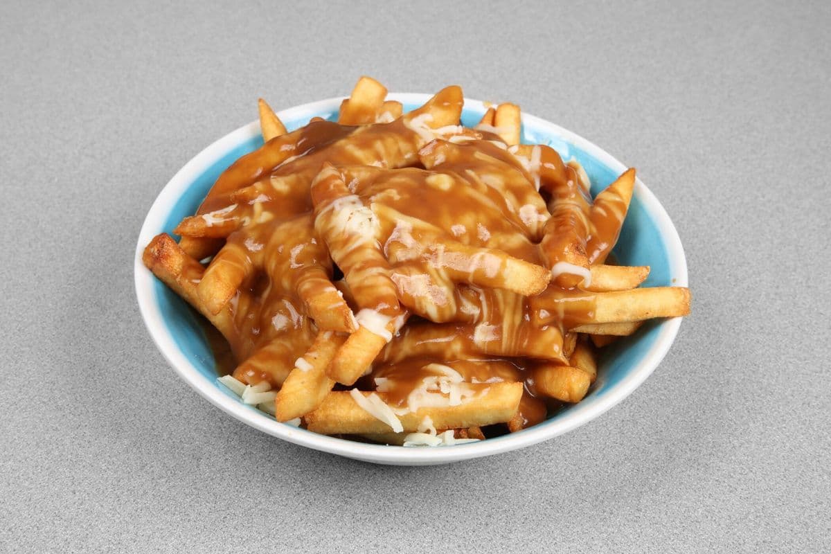 Regular Poutine with Mozzarella Cheese