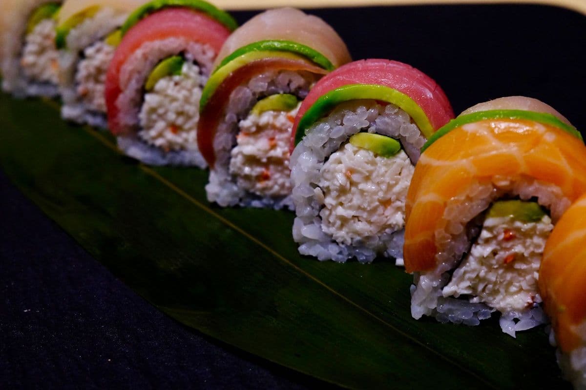 Rainbow Roll (8 pcs)