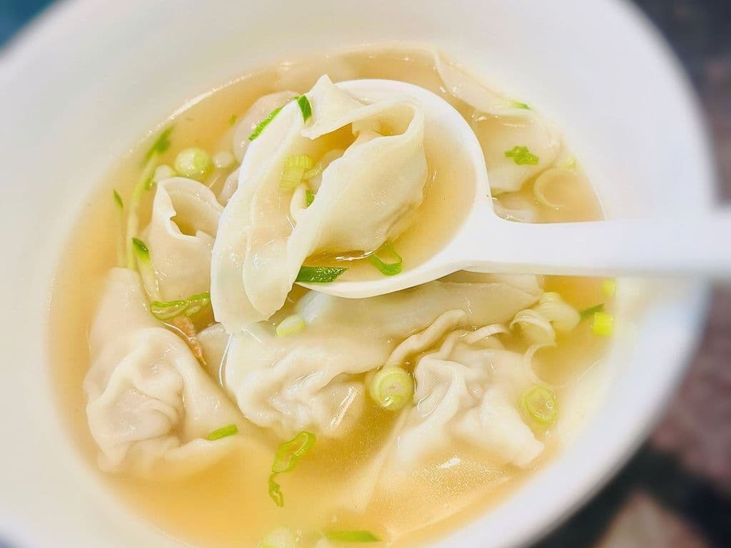 Shanghai Wonton Soup (8 Pcs.) 上海云吞汤
