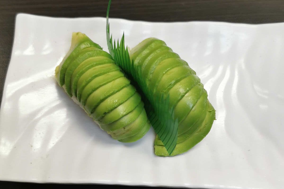 Avocado Sushi (2 pcs)