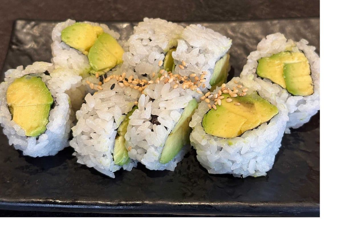 Avocado Roll (8 cuts)