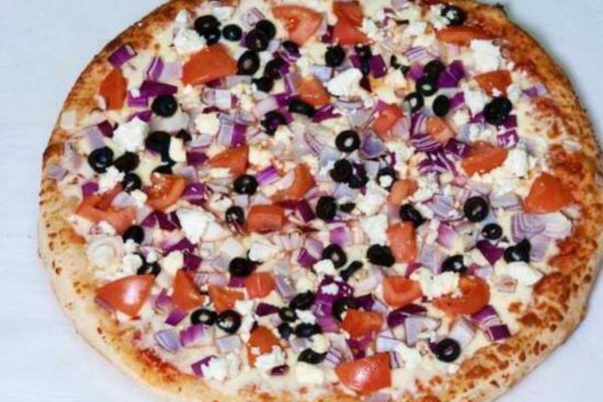 Medium Greek Pizza