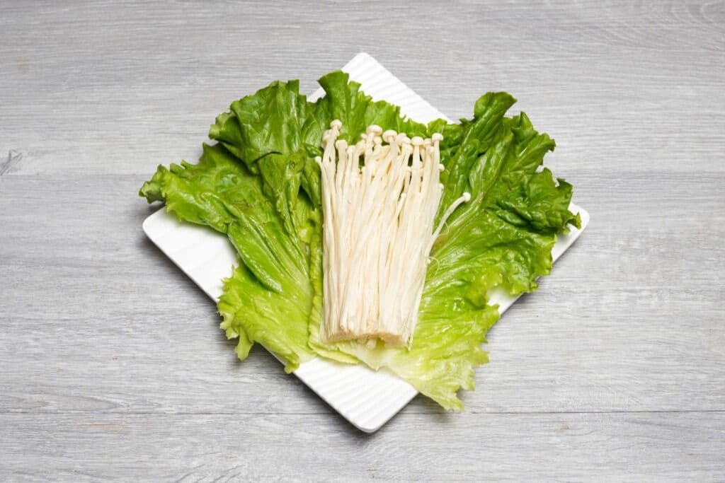 Enoki Mushroom (6 pcs)/ 金針菇
