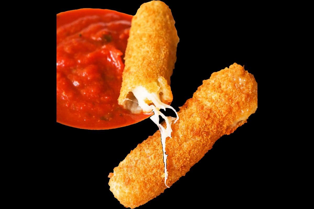 Mozzarella Sticks (6 pcs, with Marinara dip )