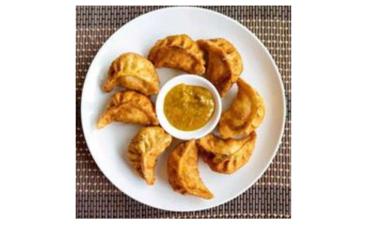 Momo 10 pcs (Chicken or Pork or Vegetables) (10 Pcs)