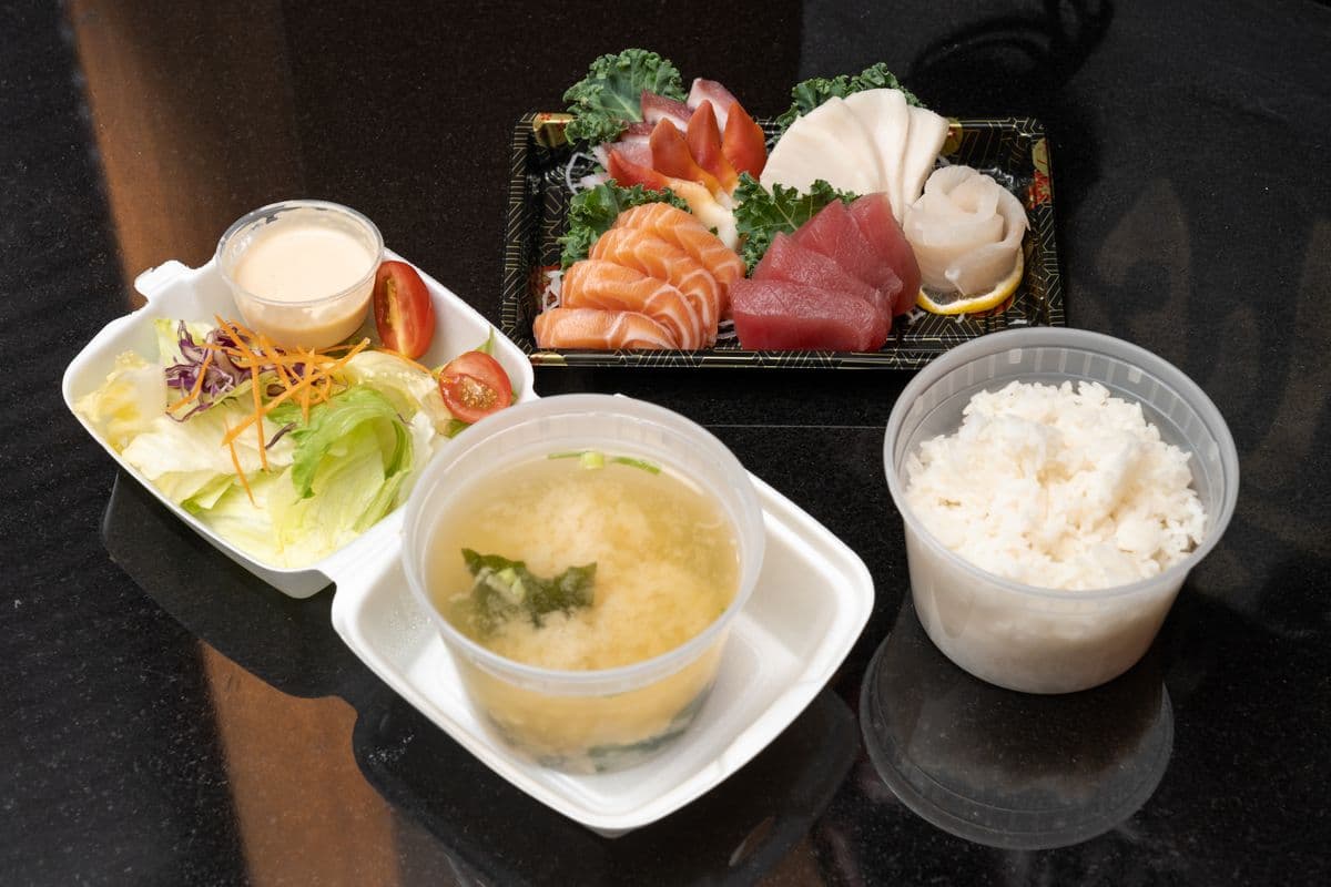 168. Chef’s Special Sashimi (24 pcs)