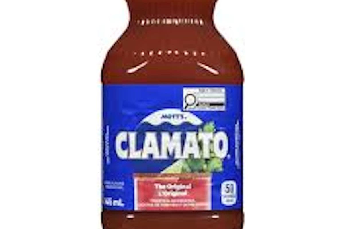 Mott's Clamato Cocktail Juice (945 ml)