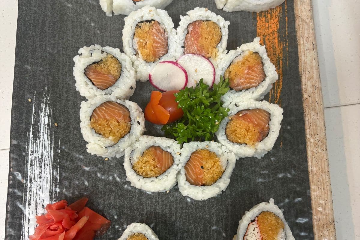 Pick Any 2 Rolls (16 pcs)