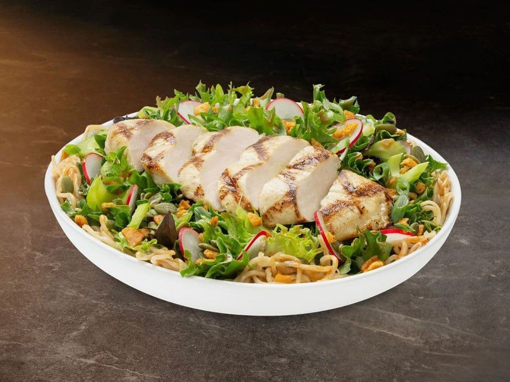 Salade asiatique avec poulet au choix - Nouveau / Asian Salad with your choice of chicken - New