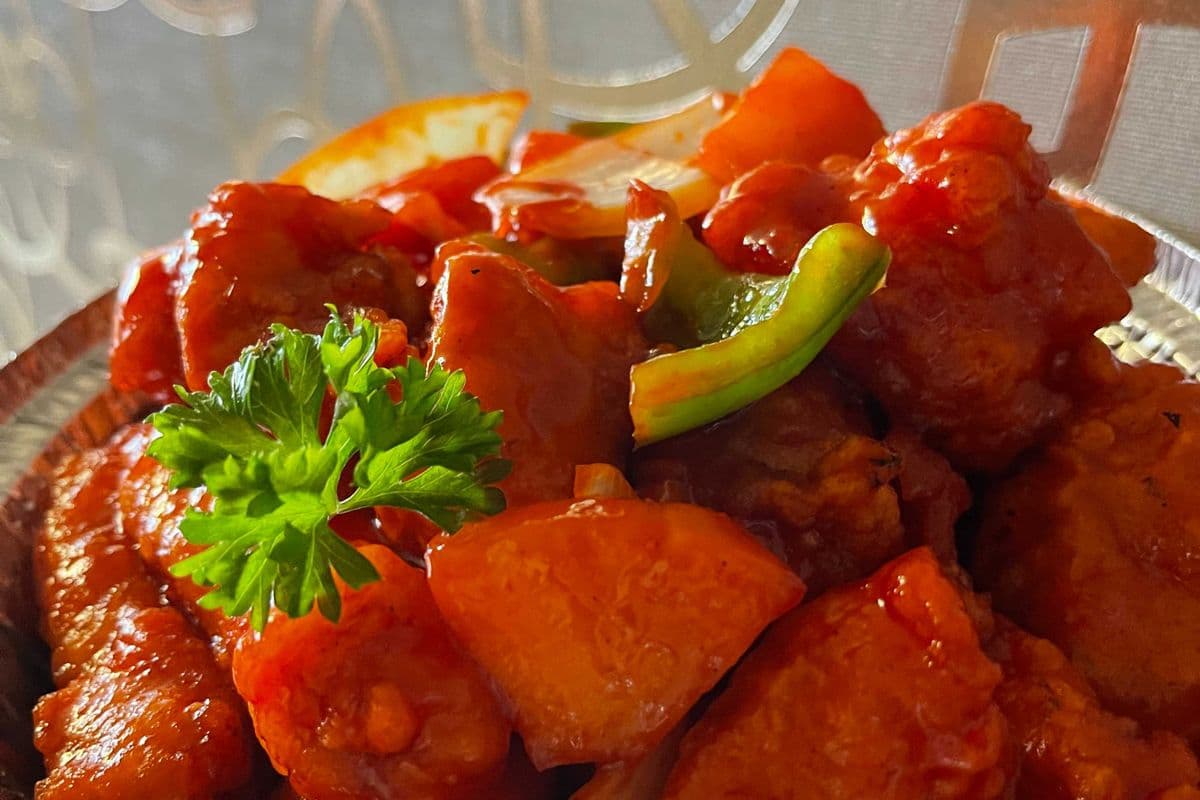 W21. Sweet & Sour Chicken OR Pork with Pineapple