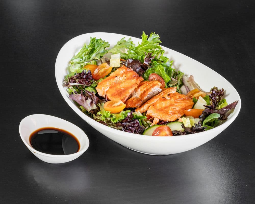 Grilled Salmon Salad