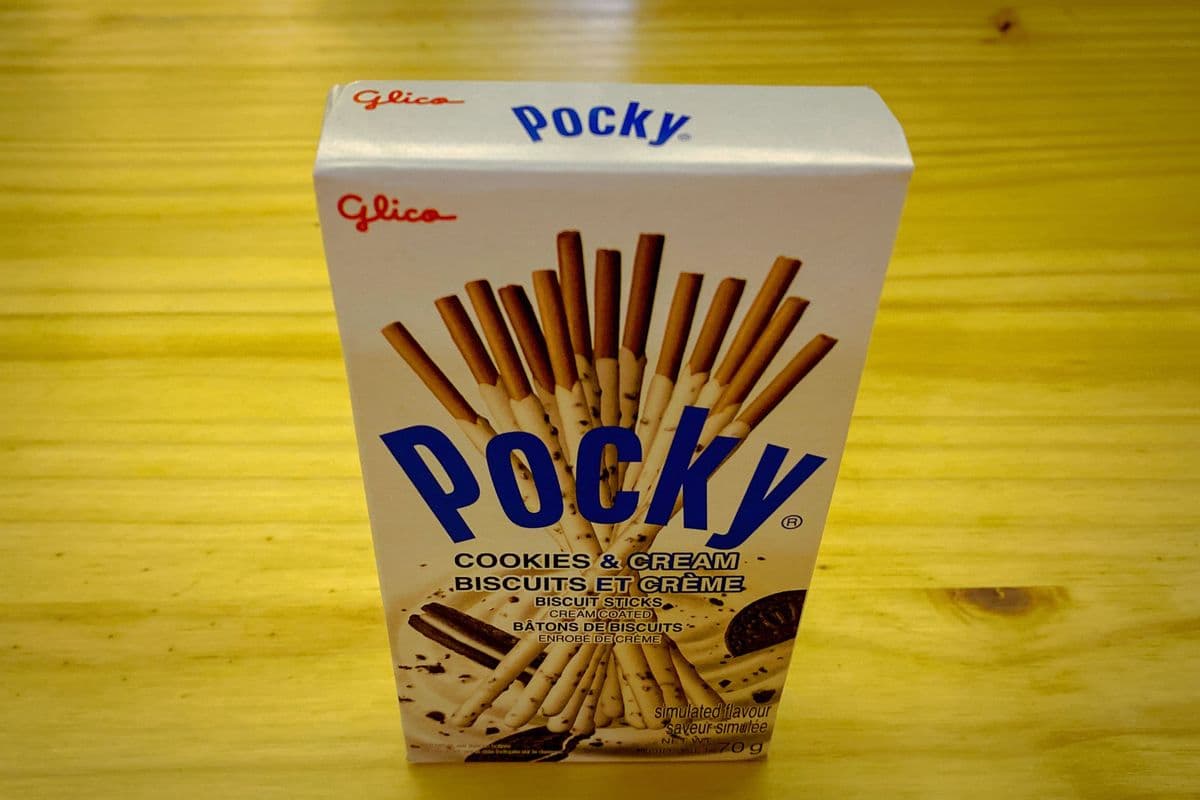 Pocky Cookies and Cream (70g)