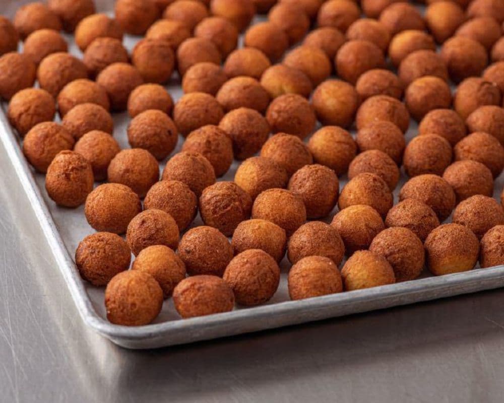 🍩 CINNAMON SUGAR DOUGHNUT HOLES