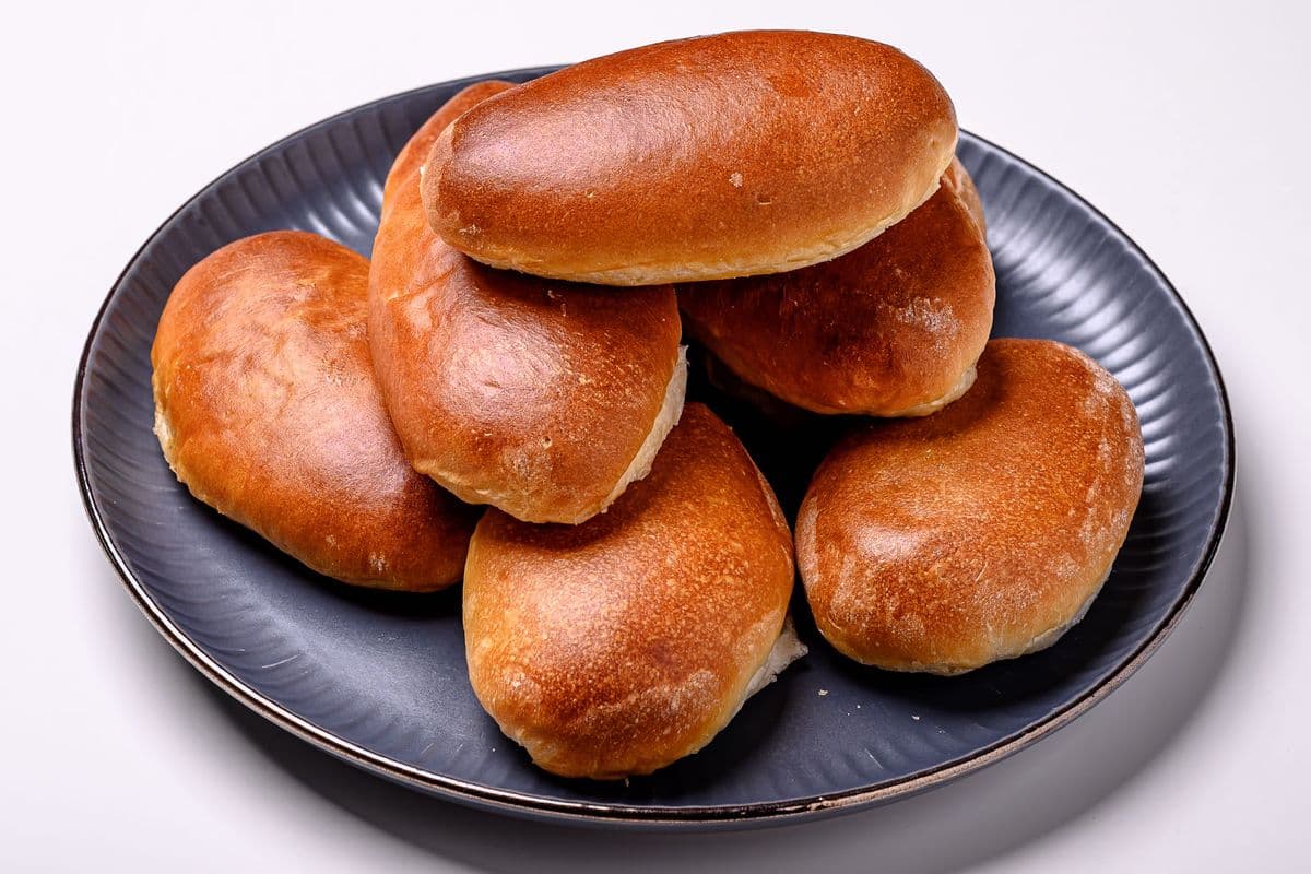 PYRIZHKY WITH PORK & BEEF (1pc)