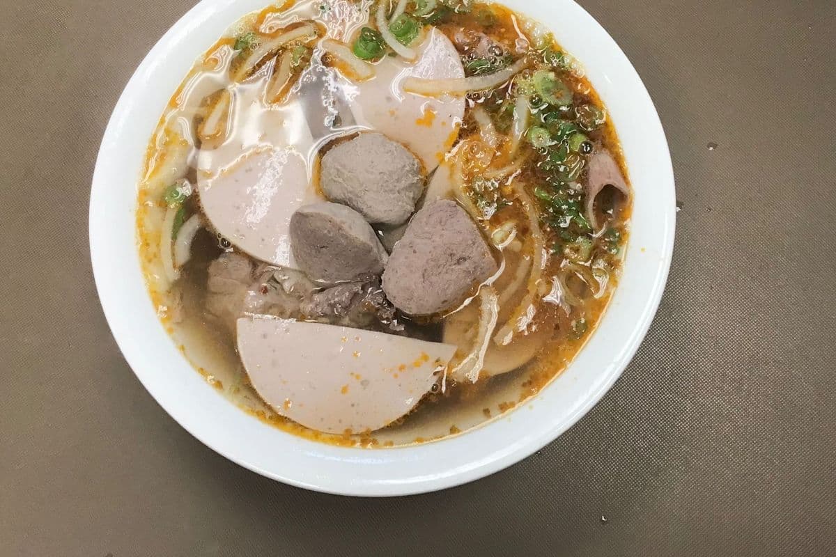 D5-B. Spicy Hue RICE Noodle in Soup / PHỞ Bò Huế