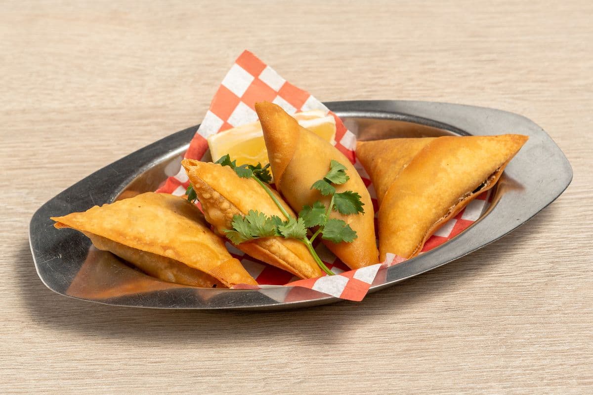 Four Pieces Samosa - Chicken African Style