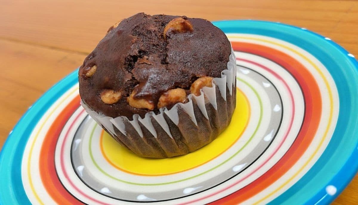 Dark Chocolate Peanut Butter Muffin (V)