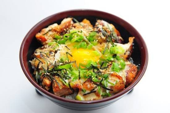 D12. BBQ Chicken Don  / 日式炭烧鸡饭