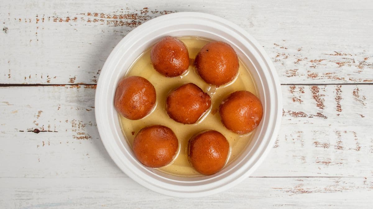 Gulab Jamun (4 Pieces)