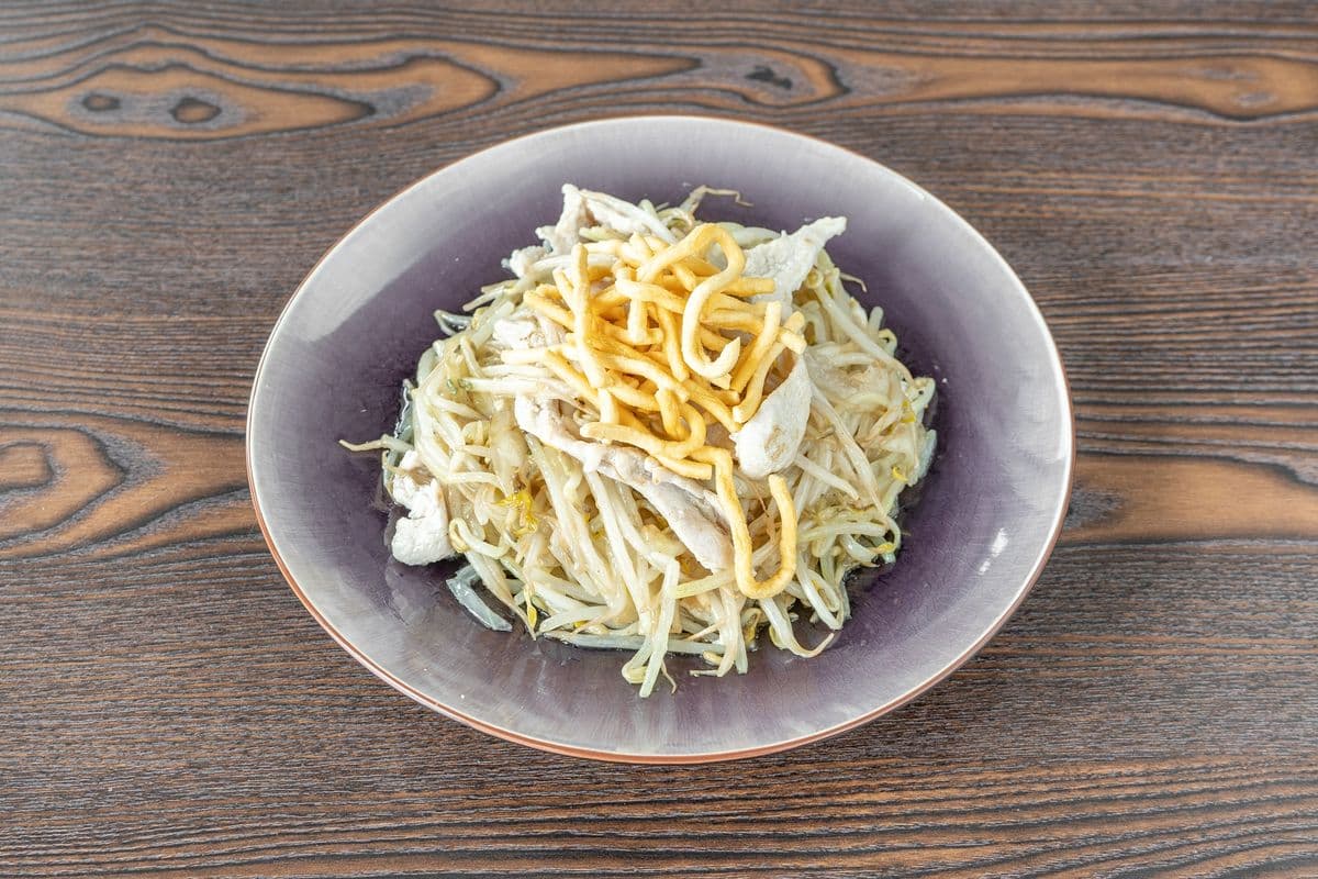 22. Chow Mein au Poulet / Chicken Chow Mein