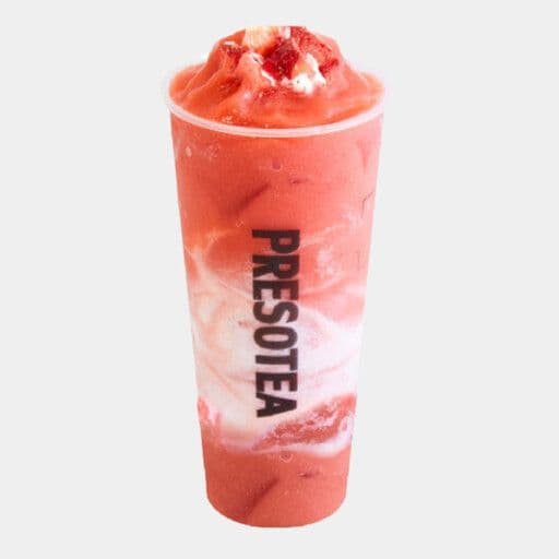 Strawberry Cheese Cloud / Frappé glacé mousse au fromage aux fraises