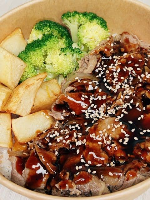 Beef Teriyaki Rice Bowl / 牛肉照烧饭