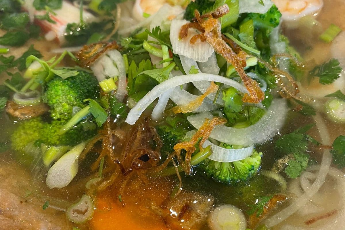 39. Seafood Rice Noodles - Hủ Tiếu Đồ Biển Khô/Nước (Tôm, Cua, Chả Cá)