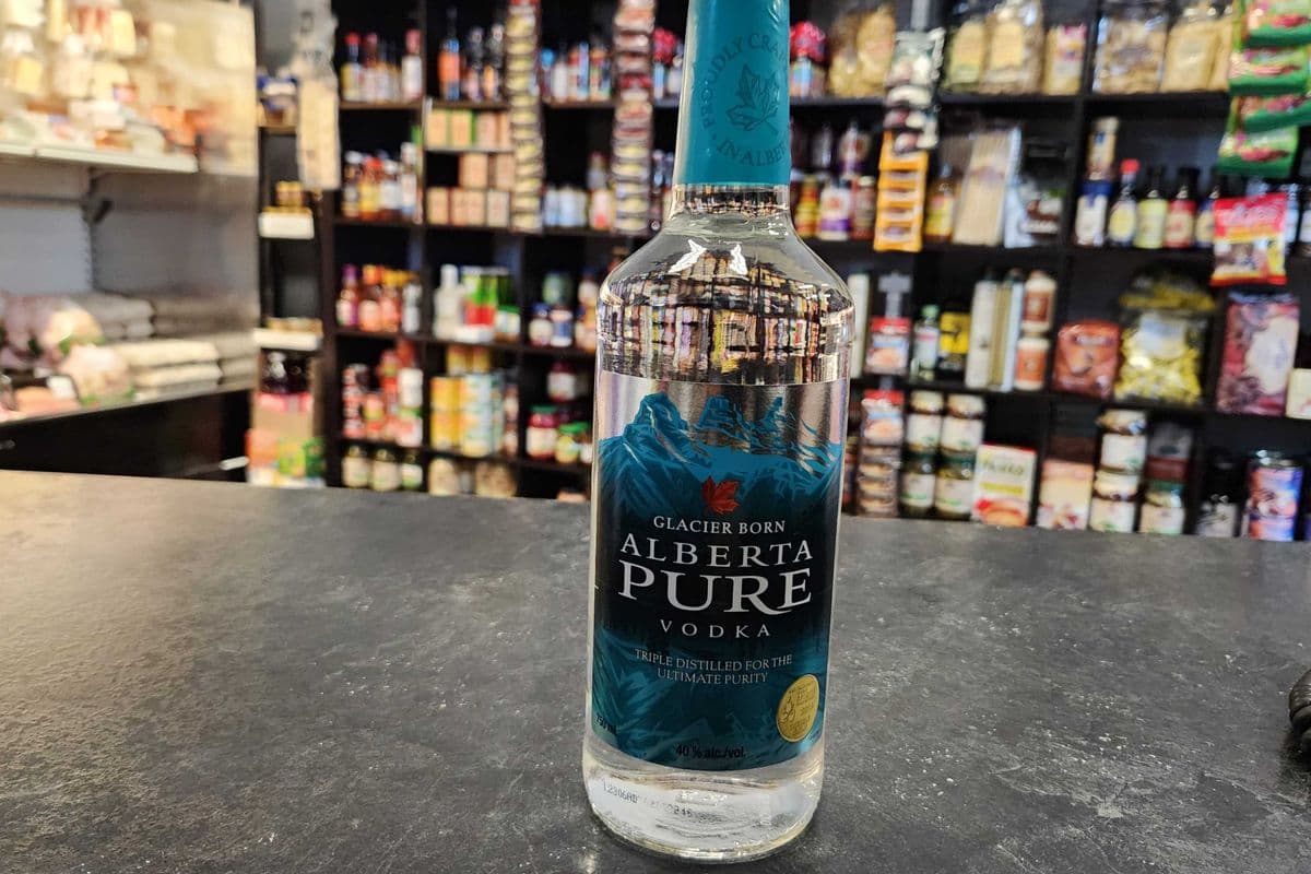 Alberta Pure Vodka Pet (750 ml) (1 x 750ml)