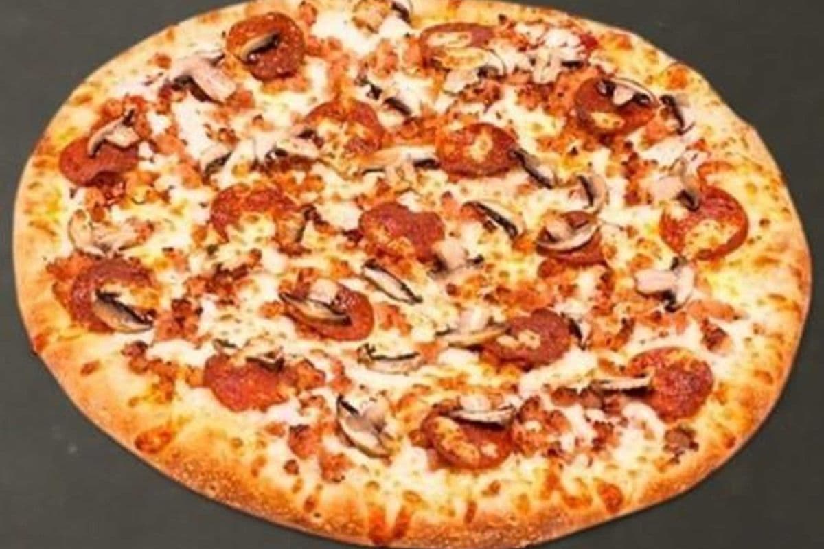 Delux Pizza