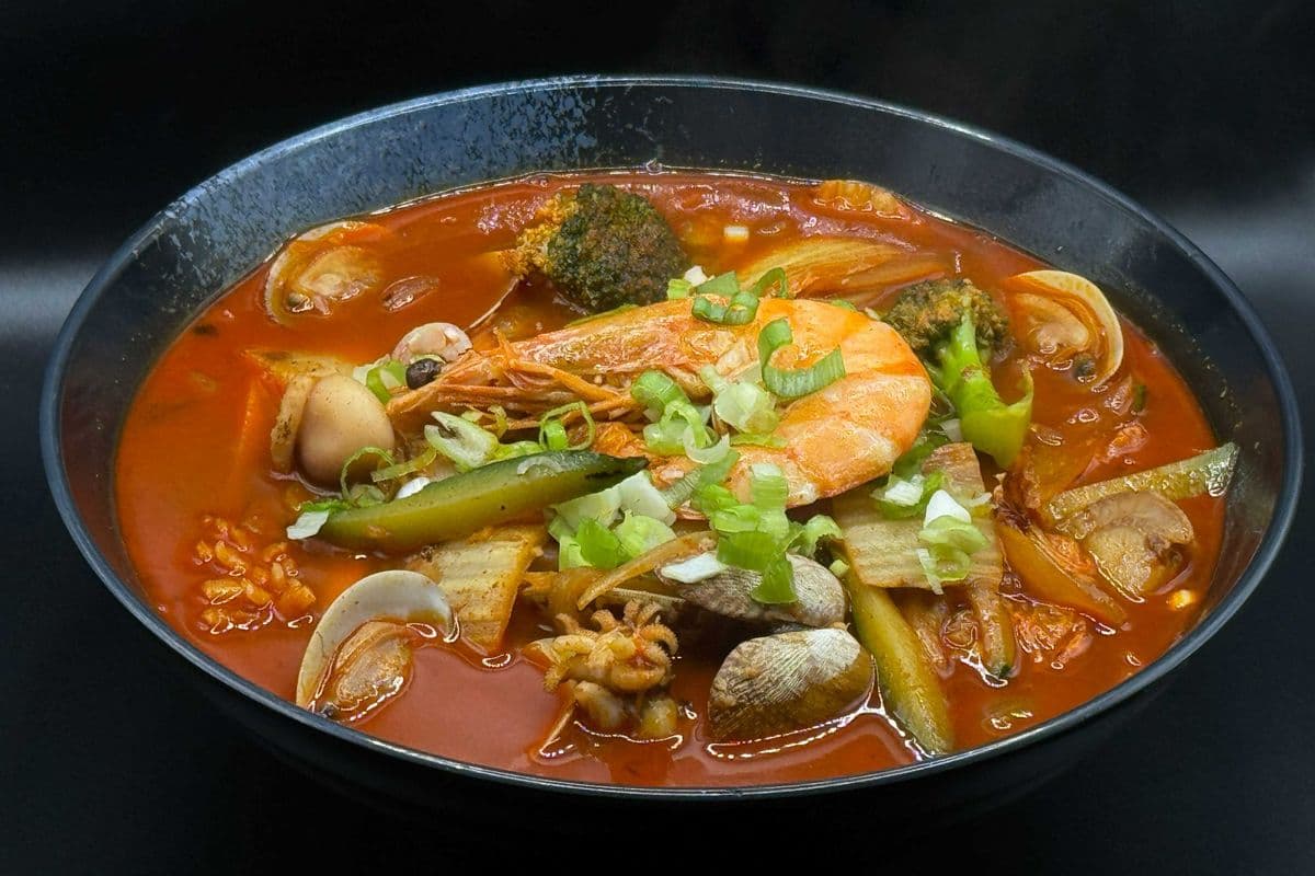 N8. Spicy Seafood Noodles
