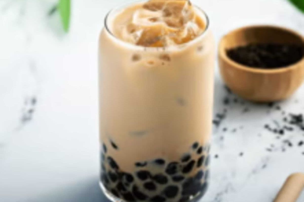 Iced Brown Sugar Tapioca Milk Tea 冰黑糖珍珠奶茶 (20oz)