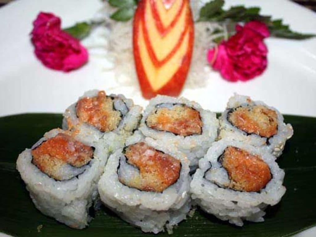 Spicy Salmon Roll (6pcs)