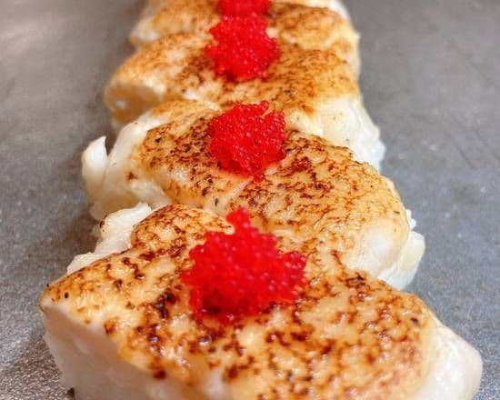 Aburioshi Scallop (6 pcs) / 扇贝炙壽司 (6 pcs)