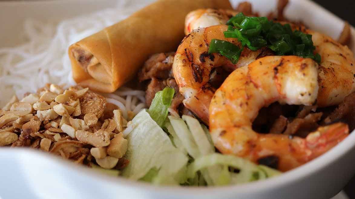 17A. Deluxe Vermicelli - BBQ or Peanut Sate Grilled Meat, Shrimp & Meat Spring Rolls with Vermicelli