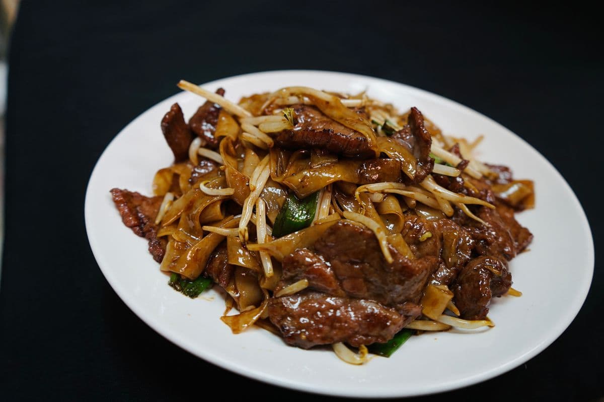 93. Beef Chow Fun