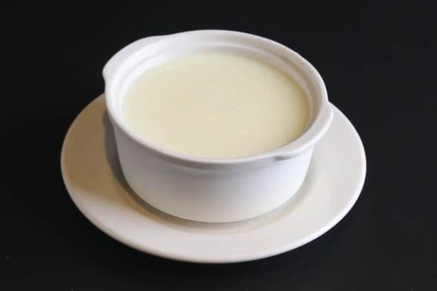 Stewed Egg White with Milk (Hot Only) 香滑燉奶