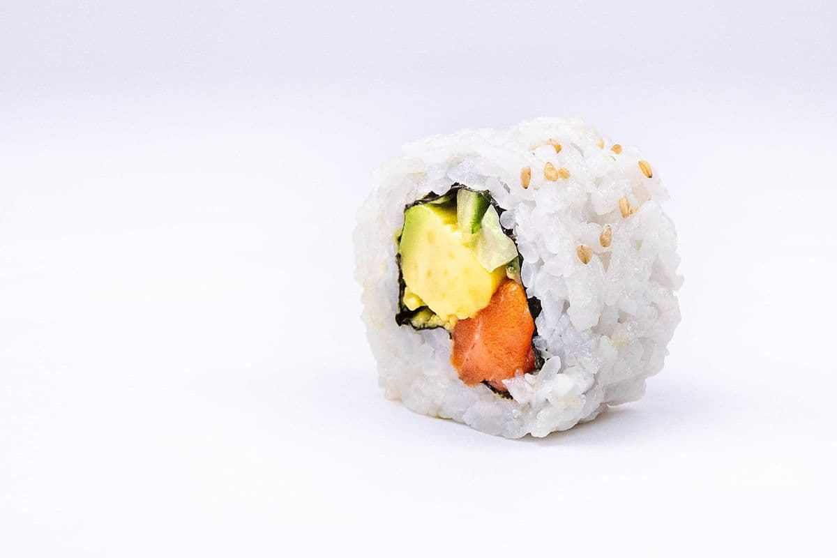 Salmon & Avocado Roll (8 pieces)