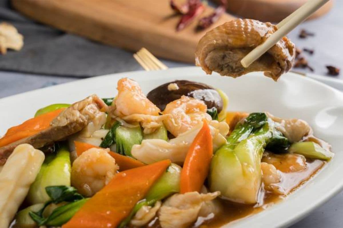 Braised Boneless Duck Topped with Seafood and Assorted Meat and Vegetables