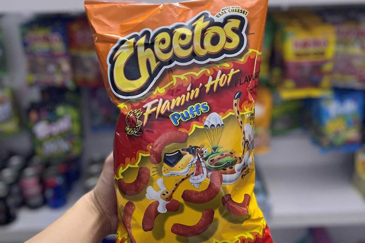 (USA) CHEETOS FLAMIN' HOT PUFFS - 8OZ