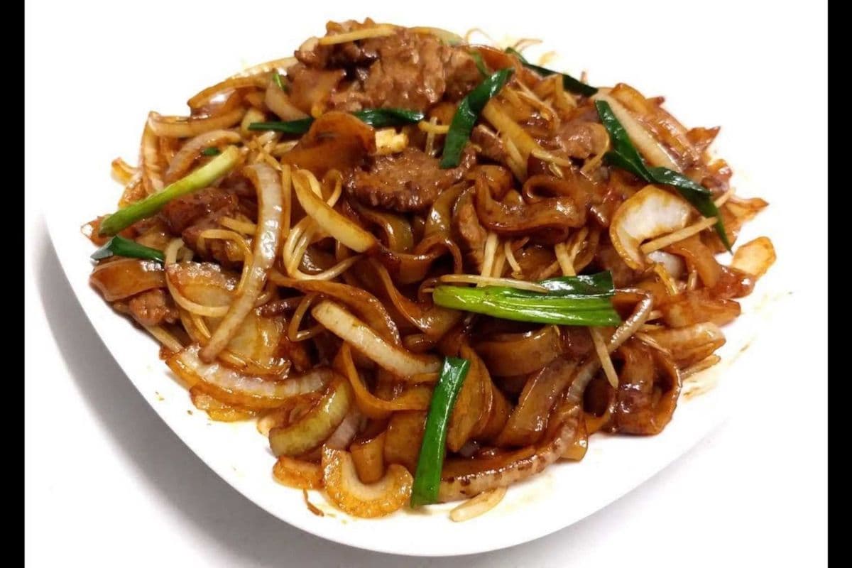 48. Pan-Fried Beef Ho Fan 干炒牛河