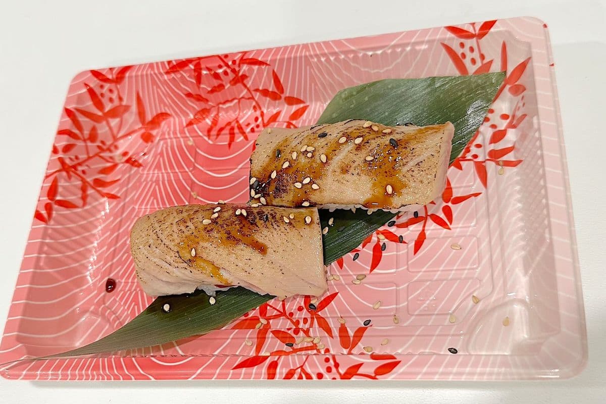 Torched Tuna Sushi (2 pcs)