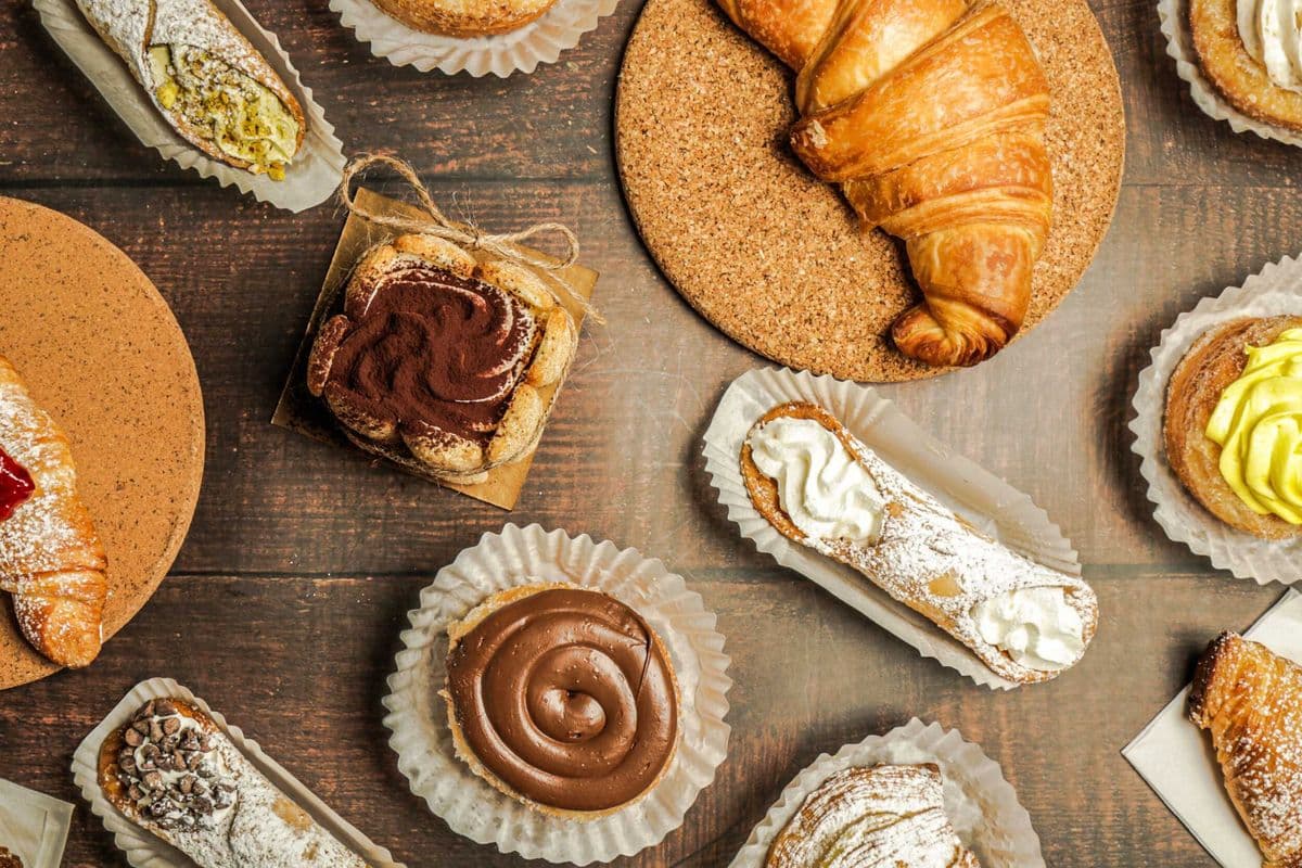 Patisseries Melange Party / Pastry Party Mix (24)